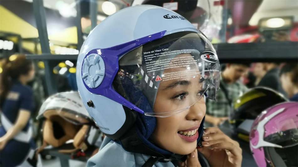 Perbedaan Helm Cargloss Ori dan KW